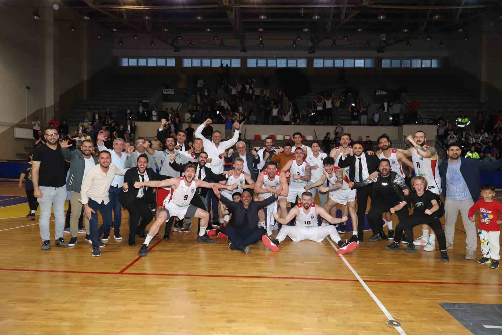 NAZİLLİ BELEDİYESPOR BASKETBOL TAKIMI PLAY OFF 2. TUR İLK MAÇINDA