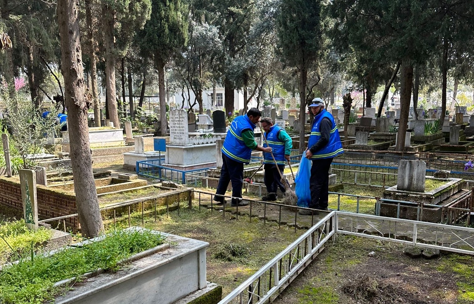 NAZİLLİ BELEDİYESİ PARK BAHÇELER VE MEZARLIKLAR MÜDÜRLÜĞÜ EKİPLERİ, RAMAZAN BAYRAMI