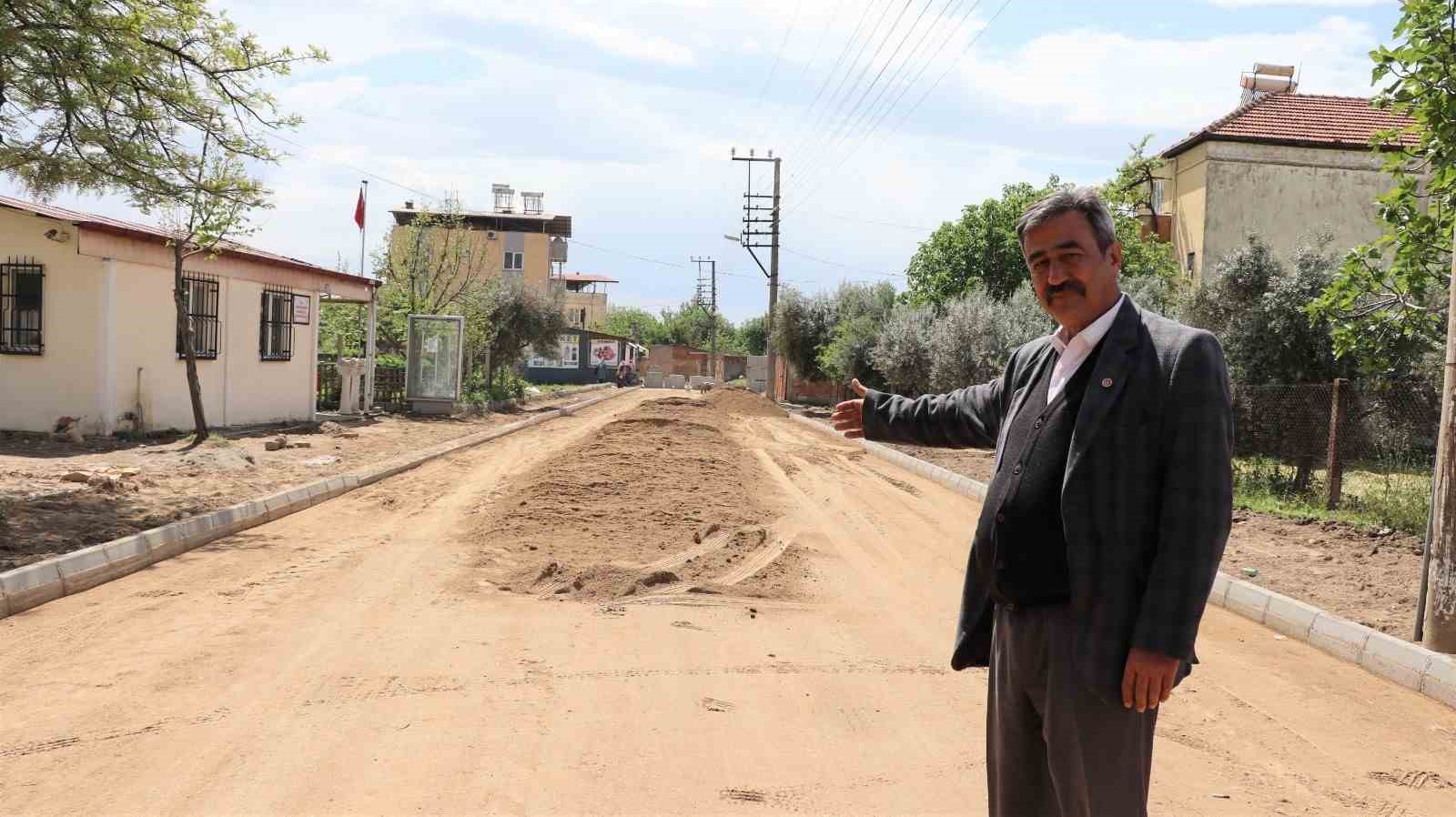 NAZİLLİ’DE SOKAK YENİLEME ÇALIŞMALARI DEVAM EDİYOR