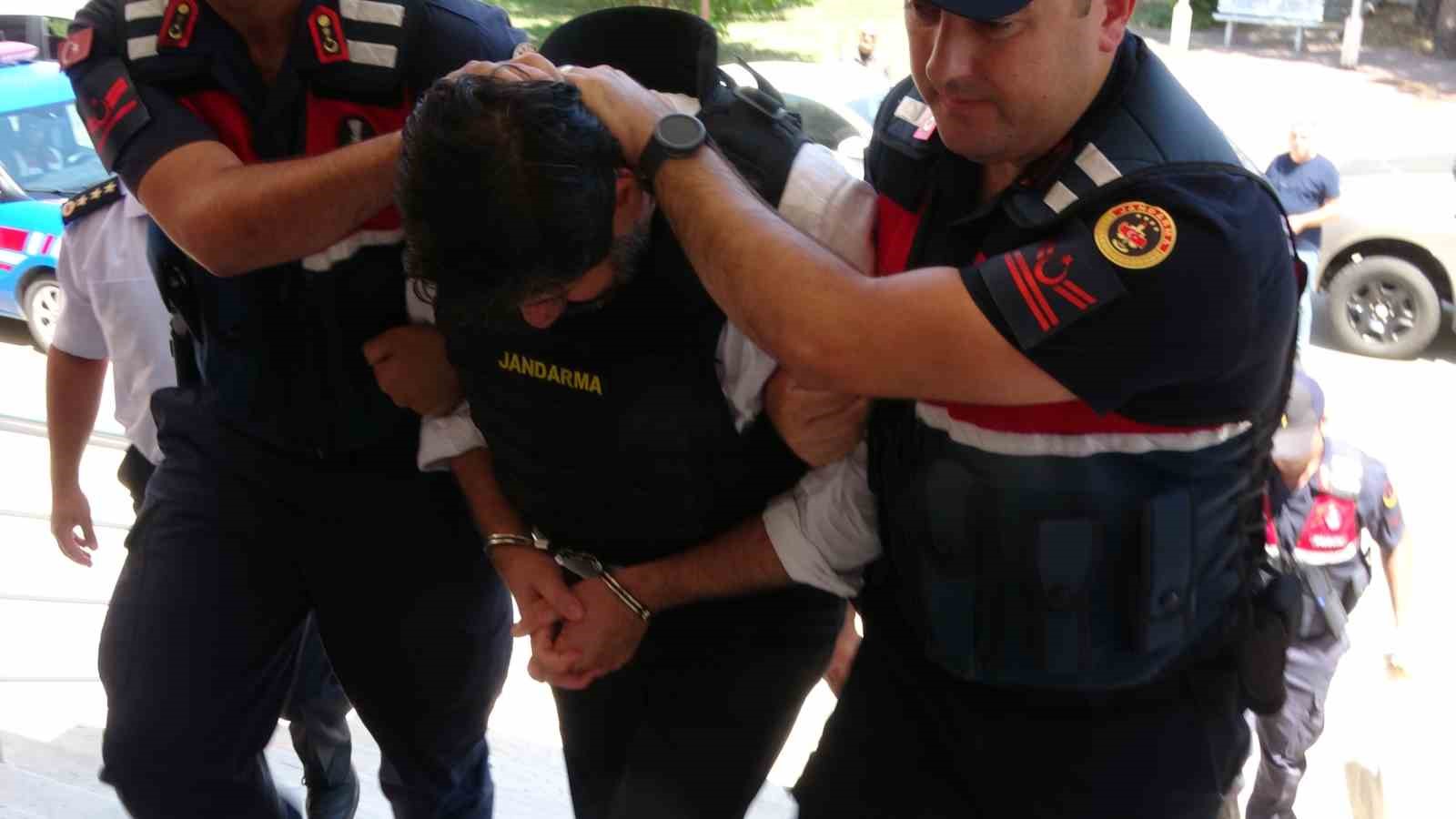 ÇANAKKALE'NİN GELİBOLU İLÇESİNDE, EĞİTİMCİ NAZMİ ARIKAN İLE ŞOFÖRÜ ŞERİF EKER'İ