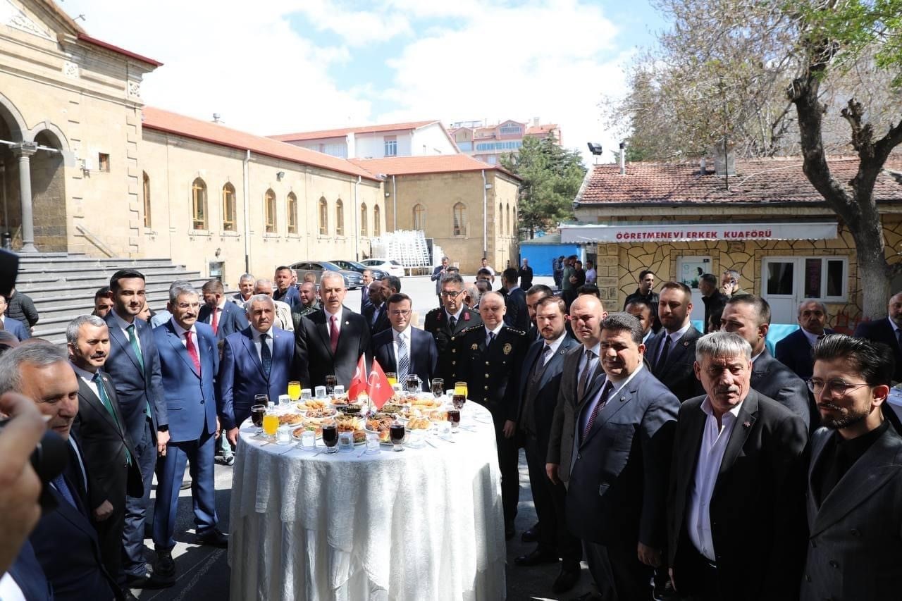 NİĞDE'DE RAMAZAN BAYRAMI DOLAYISIYLA BAYRAMLAŞMA PROGRAMI DÜZENLENDİ.