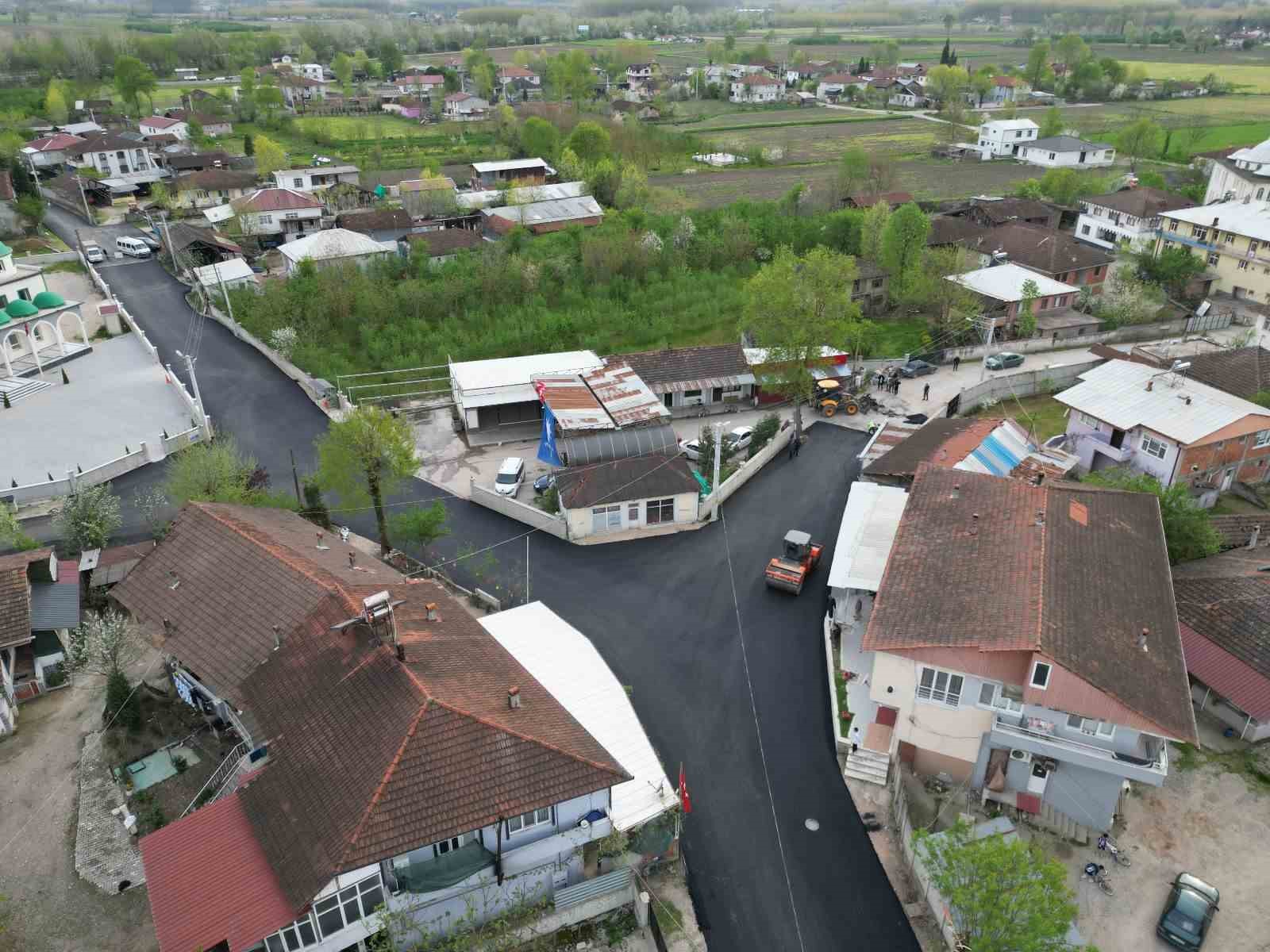 AKYAZI BELEDİYESİ’NİN TOPAĞAÇ MAHALLESİ’NDE BAŞLATMIŞ OLDUĞU ASFALT ÇALIŞMALARI ÇERÇEVESİNDE 3