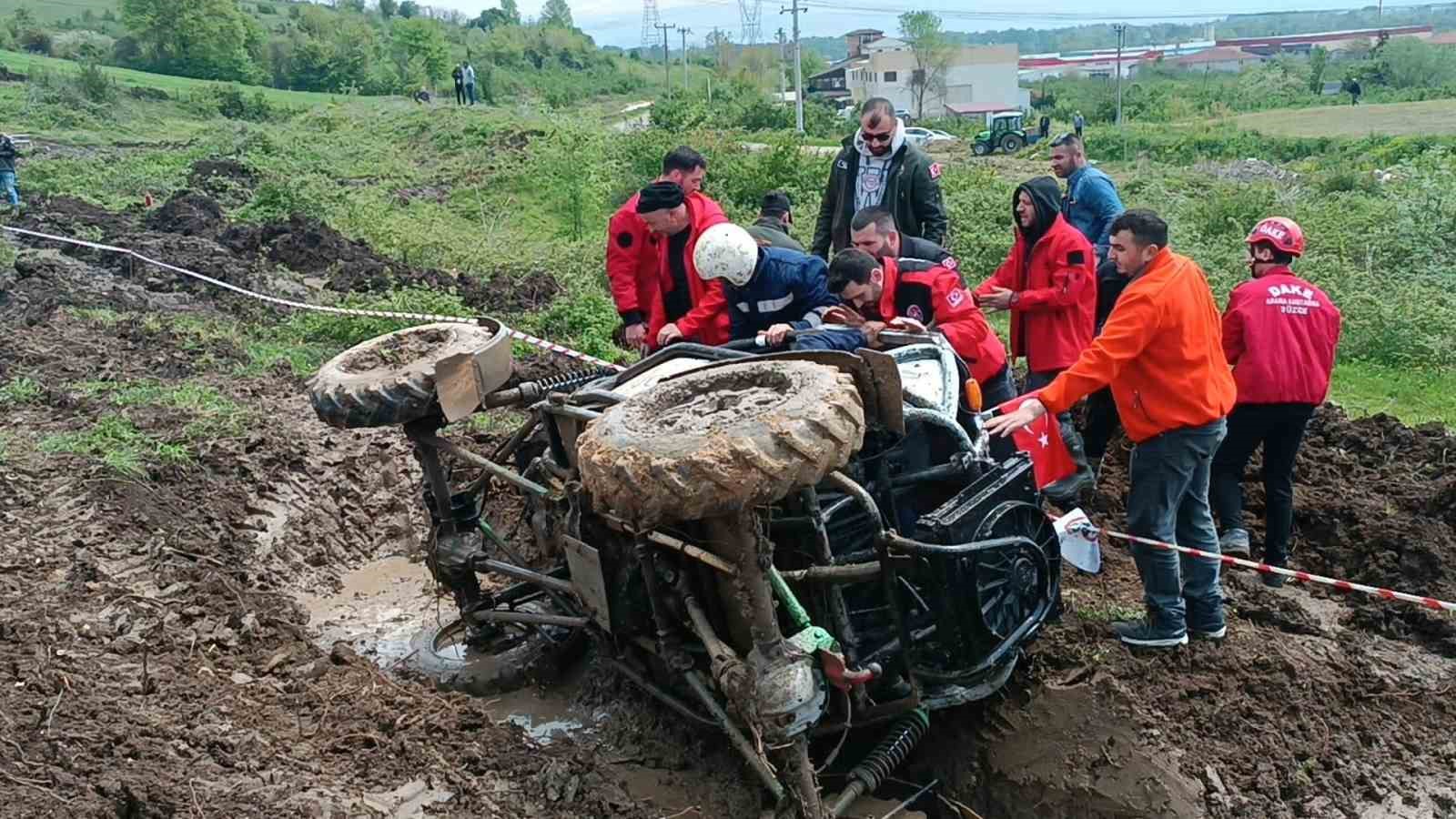 İKİ FARKLI ETAPTAN OLUŞAN YARIŞLARDA BAZI ARAÇLAR DEVRİLDİ