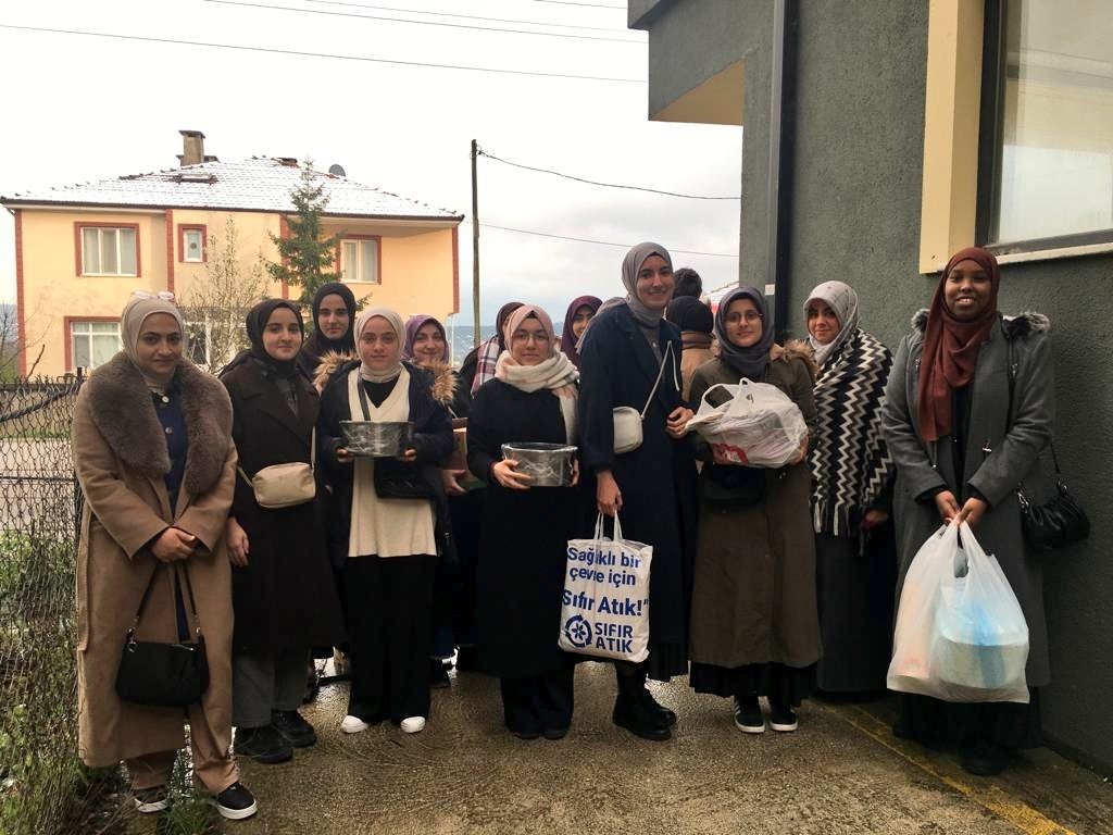 DÜZCE ÜNİVERSİTESİ’NDE ÖĞRENİM GÖREN ÖĞRENCİLERİN BARINDIĞI MAHPEYKER SULTAN YURDU’NDA ÖĞRENCİLER,