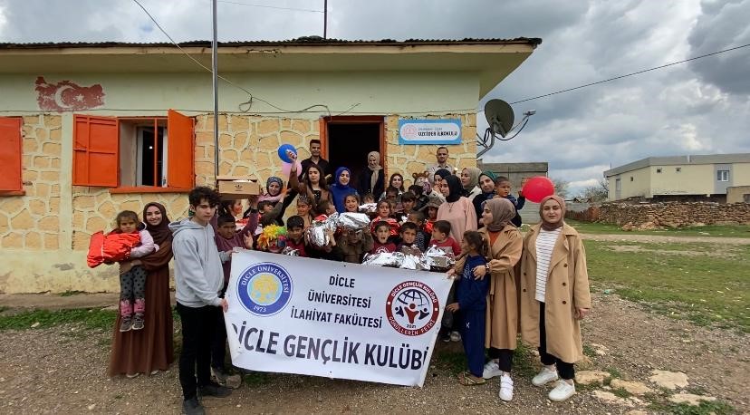 ‘DİCLE GENÇLİK KULÜBÜ’NÜN BAŞLATMIŞ OLDUĞUMUZ “KÖY OKULLARINI ZİYARET ETME” ETKİNLİĞİNİN