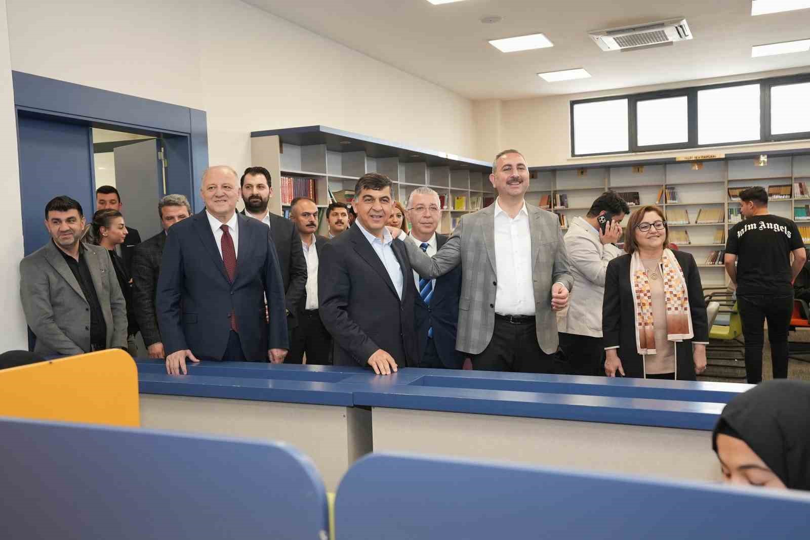 ESKİ ADALET BAKANI VE AK PARTİ GAZİANTEP MİLLETVEKİLİ ABDULHAMİT GÜL