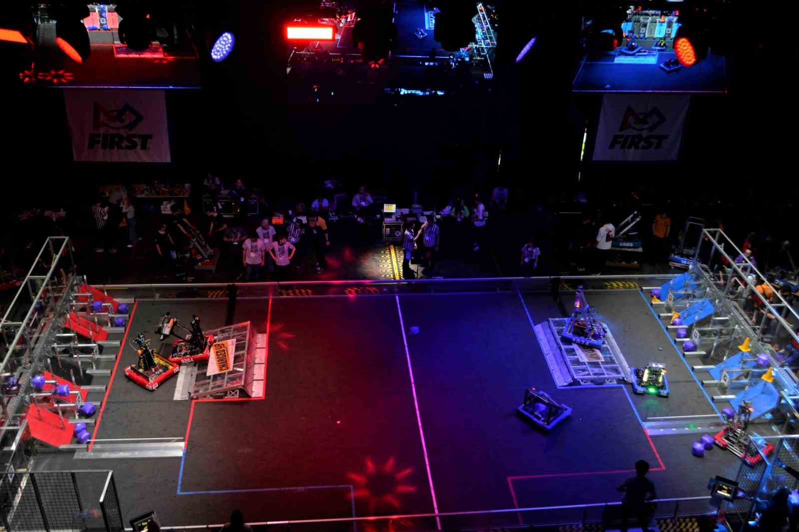 FIRST ROBOTİCS COMPETİTİON’IN ÜÇ BÖLGESEL YARIŞMASI İSTANBUL’DA TAMAMLANDI