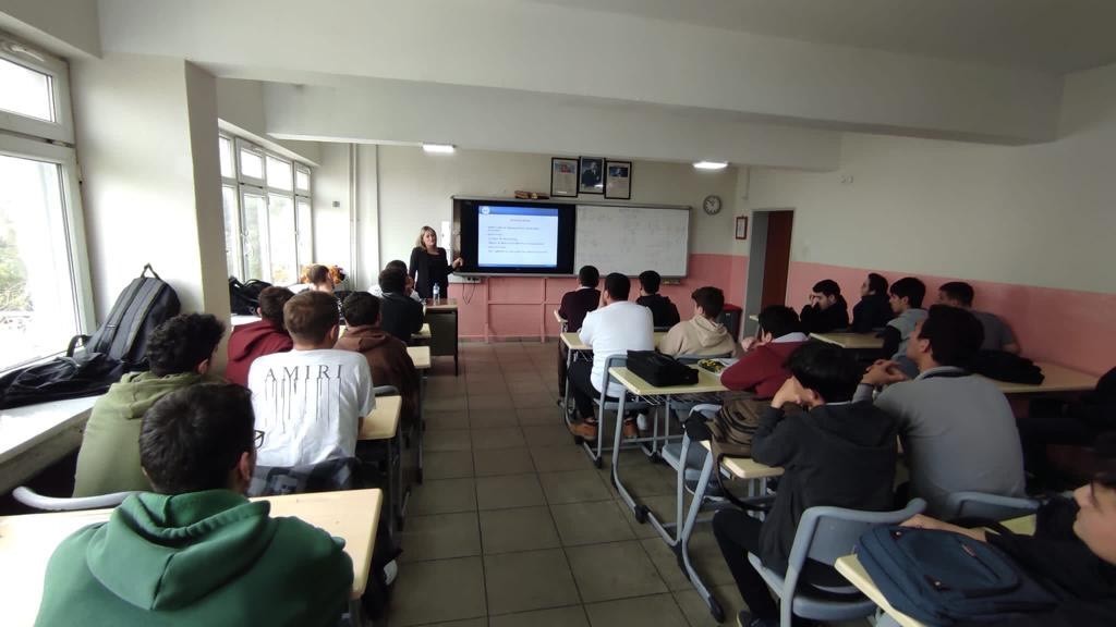 ZONGULDAK'TA ÇALIŞMA VE İŞ KURUMU İL MÜDÜRLÜĞÜ PERSONELİ TARAFINDAN LİSE