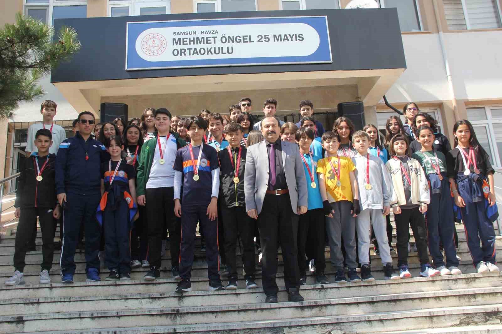 23 NİSAN ULUSAL EGEMENLİK VE ÇOCUK BAYRAMININ RAMAZAN BAYRAMINA DENK