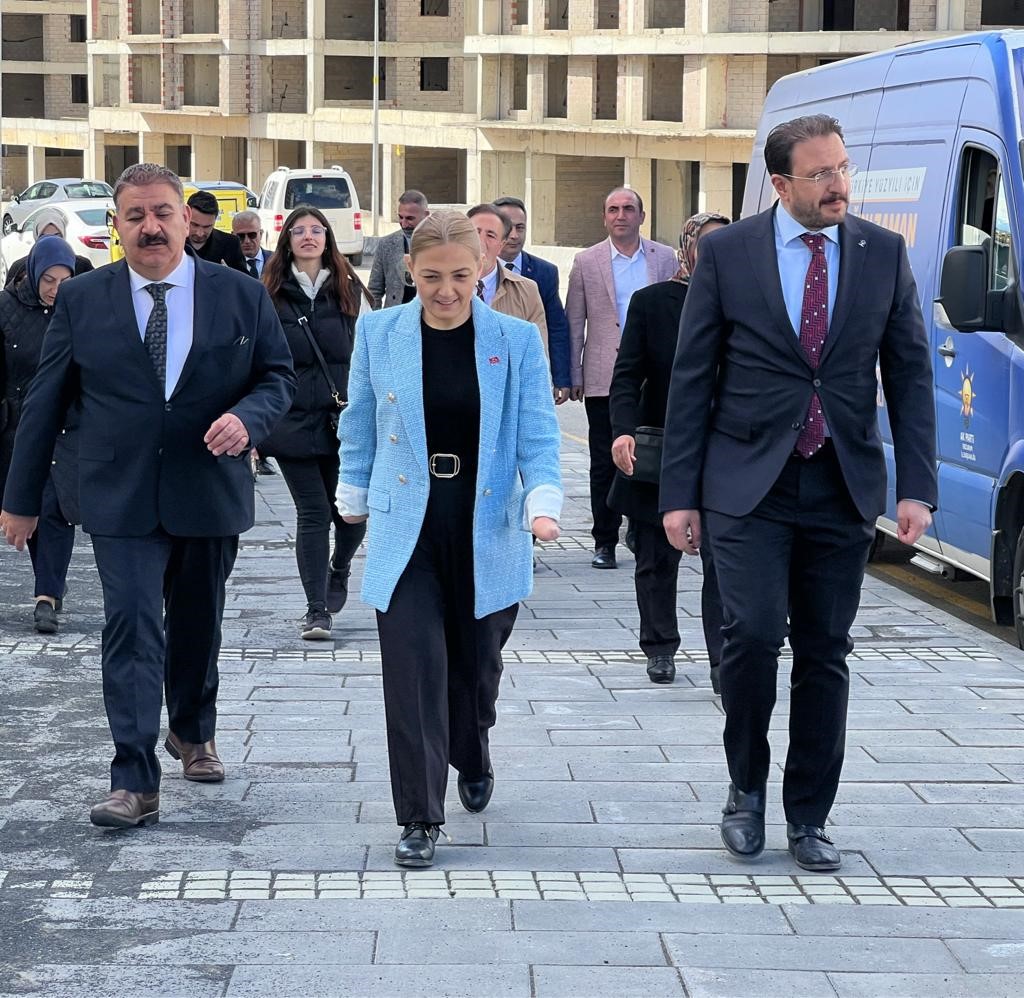 AİLE VE SOSYAL HİZMETLER ESKİ BAKAN YARDIMCISI VE AK PARTİ
