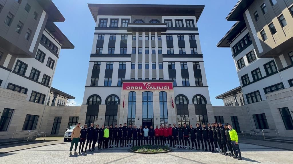TÜRK FUTBOLUNUN KÖKLÜ KULÜPLERİNDEN OLAN ORDUSPOR, YENİDEN YEŞİL SAHALARA DÖNMESİNE