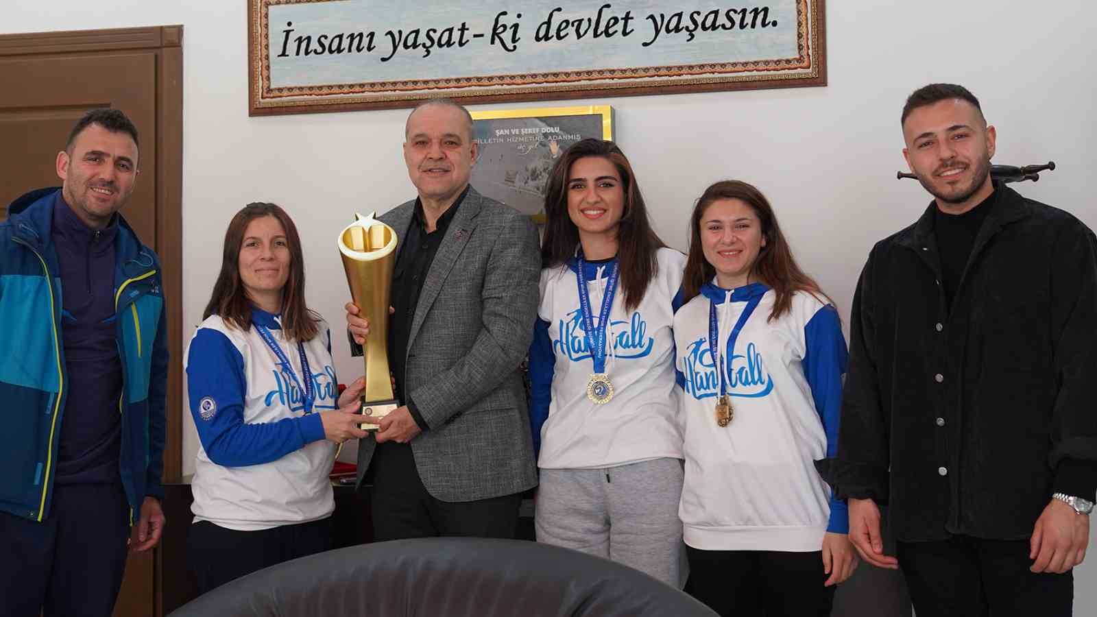 BURSA’DA DÜZENLENEN TÜRKİYE İŞİTME ENGELLİLER HENTBOL ŞAMPİYONASI’NDA ORTACA İŞİTME ENGELLİLER