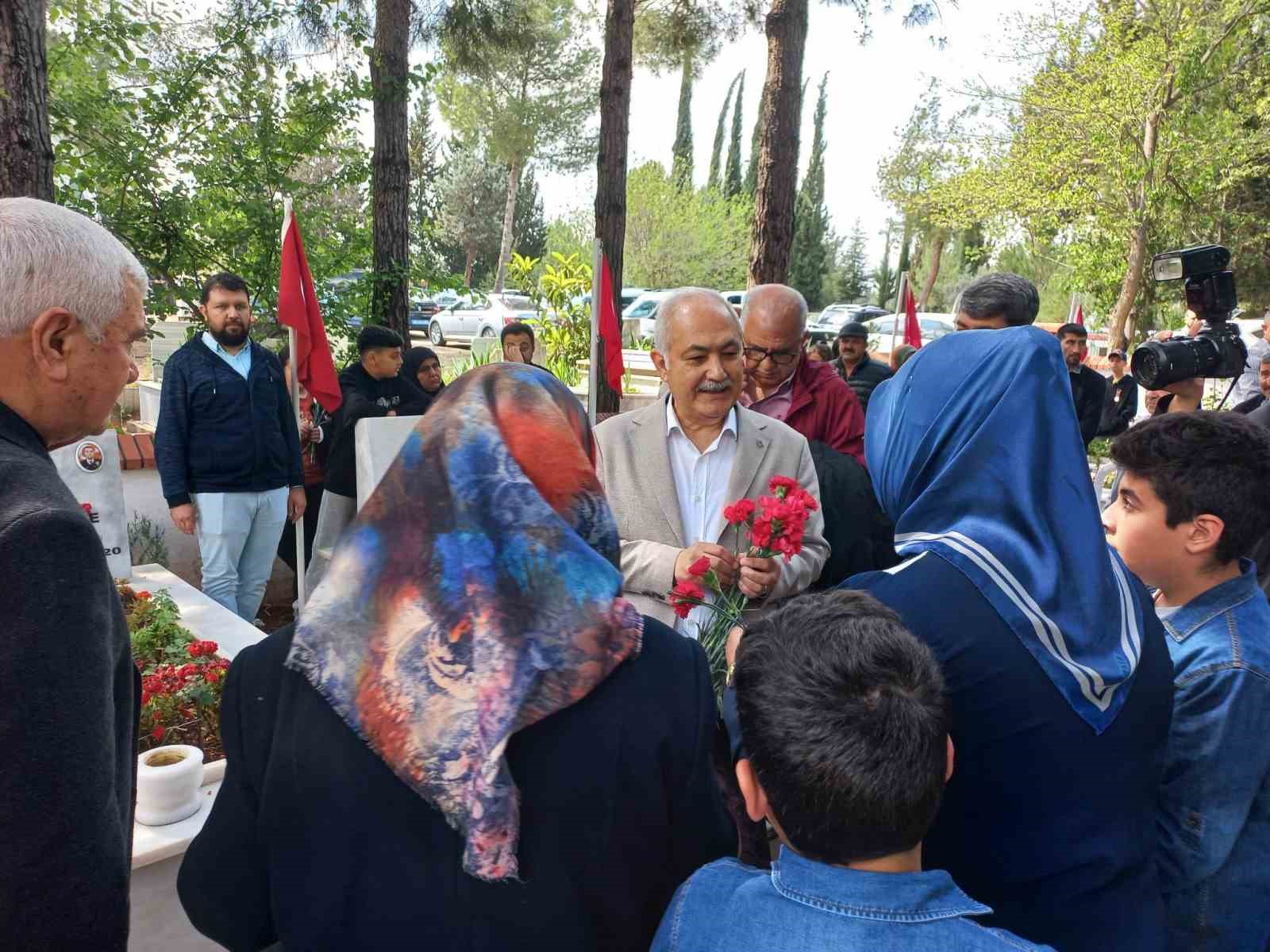 OSMANİYE’DE BAYRAM ÖNCESİ ŞEHİTLİK ZİYARETİ