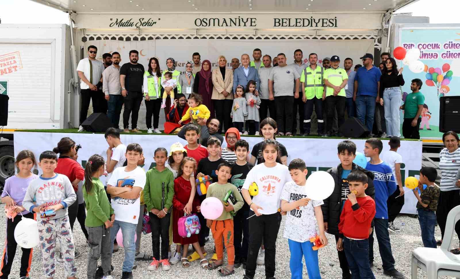 OSMANİYE BELEDİYESİ TARAFINDAN, RAMAZAN BAYRAMI DOLAYISIYLA, DEPREMZEDE ÇOCUKLA ÖZEL ÇEŞİTLİ