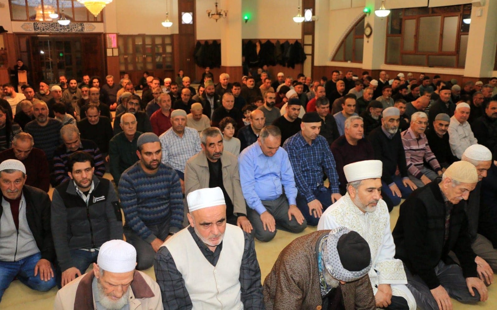 OSMANLI’DAN MİRAS “ENDERUN USULÜ TERAVİH NAMAZI” KILINDI