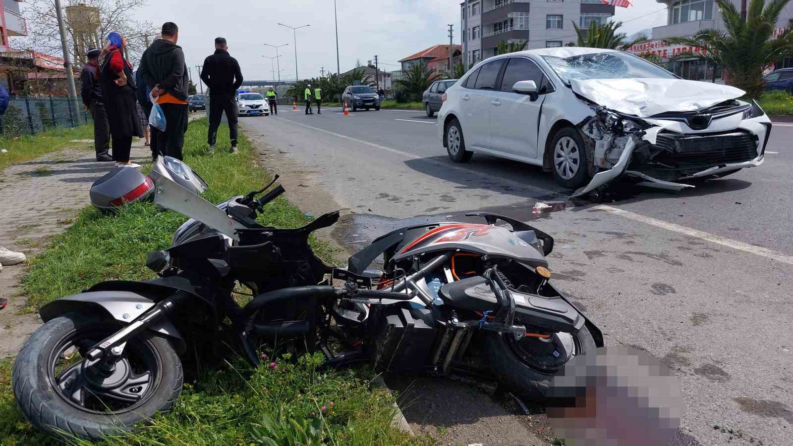 SAMSUN'DA OTOMOBİLİN ÇARPTIĞI  YAYA GEÇİDİNDEN YOLU KARŞIYA GEÇMEK İSTEYEN