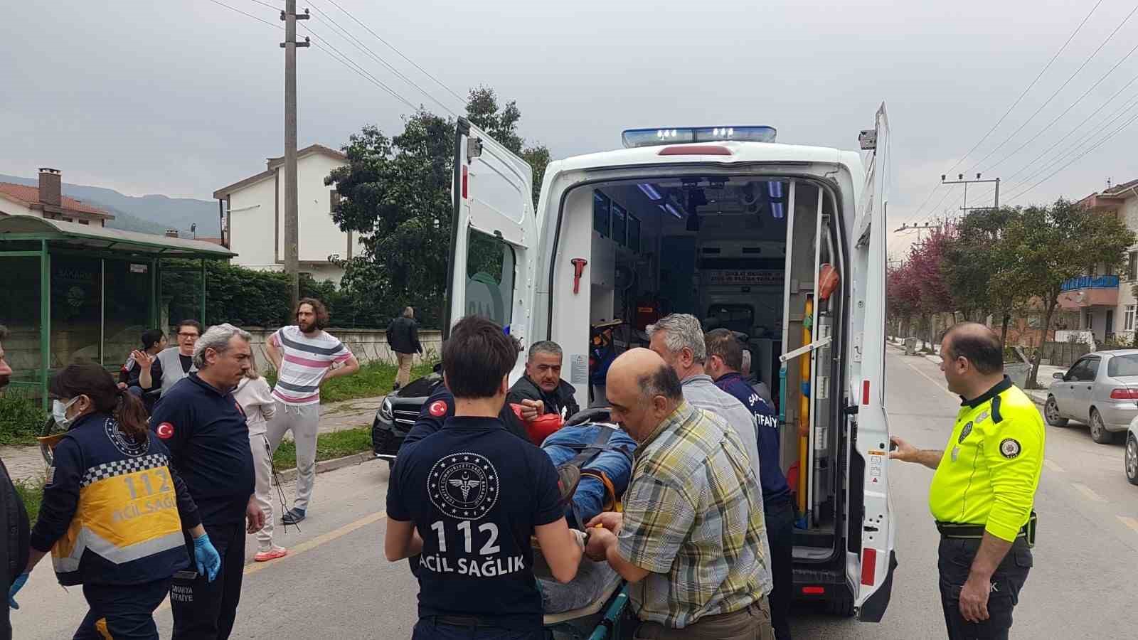 SAKARYA’NIN SAPANCA İLÇESİNDE OTOMOBİL İLE MOTOSİKLETİN ÇARPIŞMASI NETİCESİNDE MEYDANA GELEN
