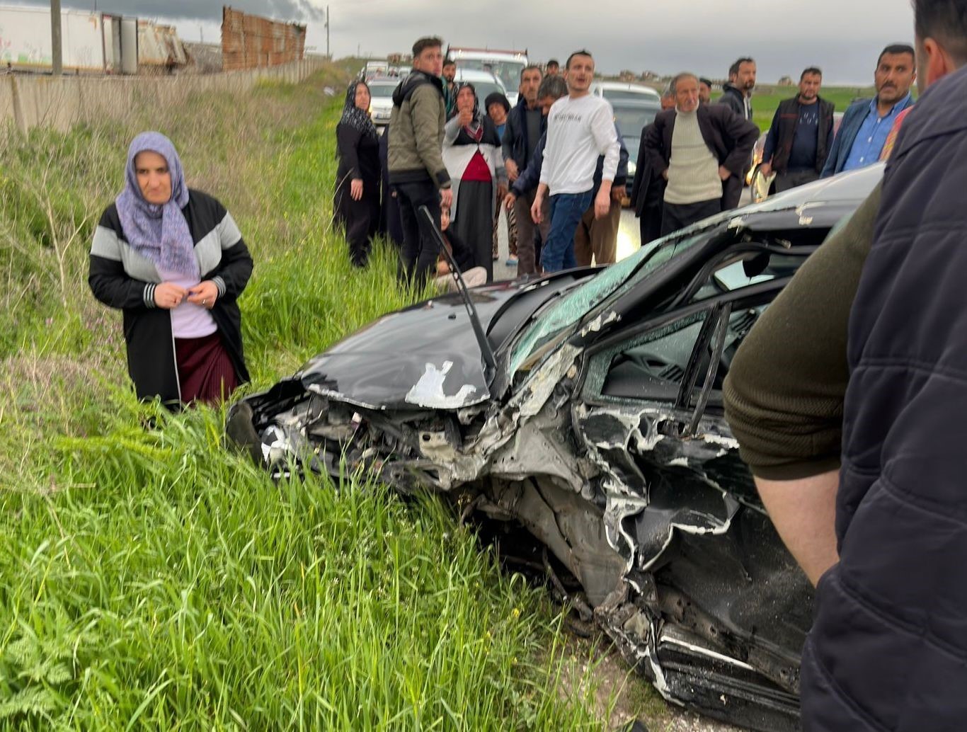 ÇORUM'DA BİR OTOMOBİL İLE HAFİF TİCARİ ARACIN ÇARPIŞMASI SONUCU MEYDANA