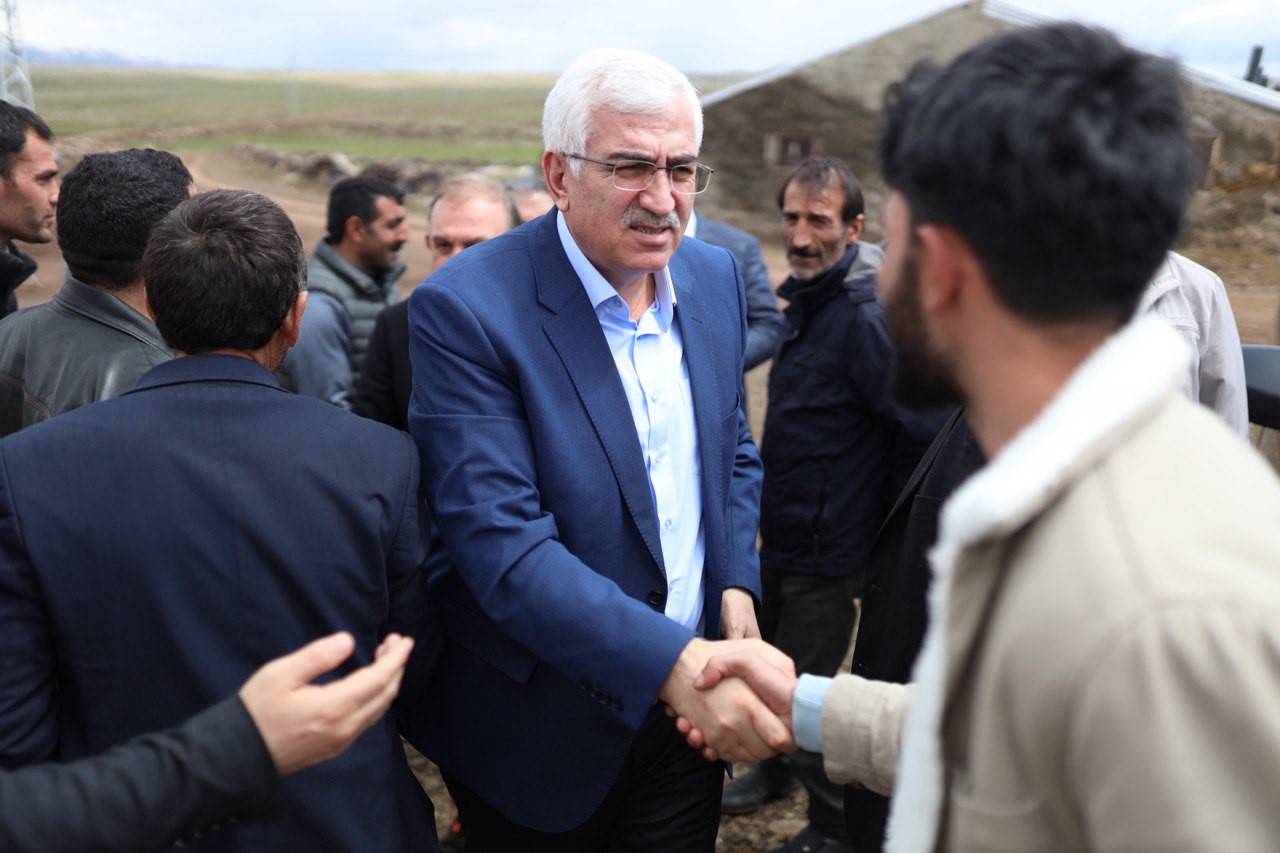 KARAYAZI’DA SEÇİM ÇALIŞMALARINI SÜRDÜREN AK PARTİ ERZURUM MİLLETVEKİLİ ADAYI MEHMET