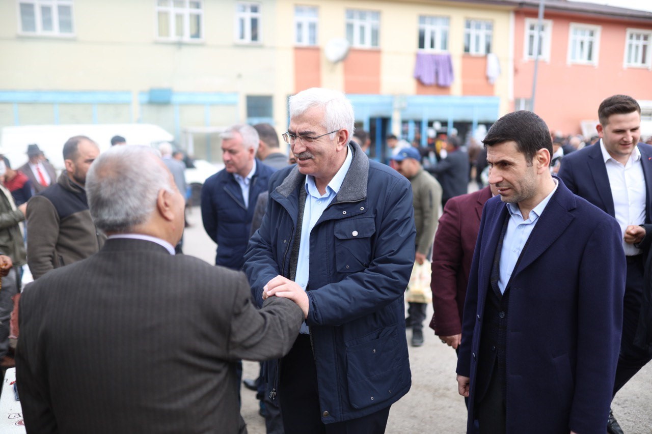 ERZURUM’DA SEÇİM ÇALIŞMALARINA ARALIKSIZ DEVAM EDEN AK PARTİ ERZURUM MİLLETVEKİLİ