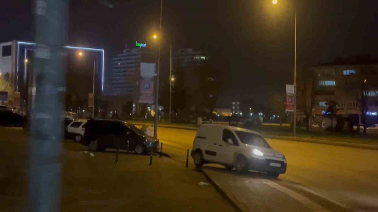 BURSA'DA DAHA ÖNCE ALKOLDEN EHLİYETİ ALINAN SÜRÜCÜ UYGULAMADA YAKALANDI