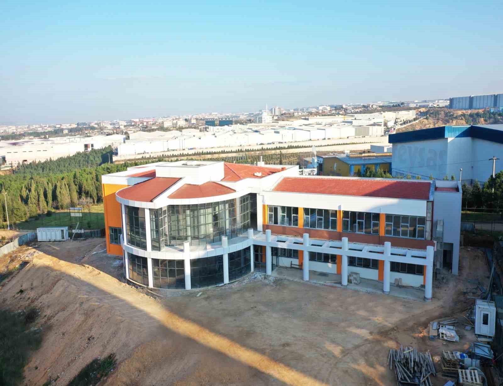 ÇAYIROVA BELEDİYESİ TARAFINDAN İLÇEDE YAŞAYAN ENGELLİ BİREYLERİ GÜNDELİK YAŞAMINI KOLAYLAŞTIRACAK