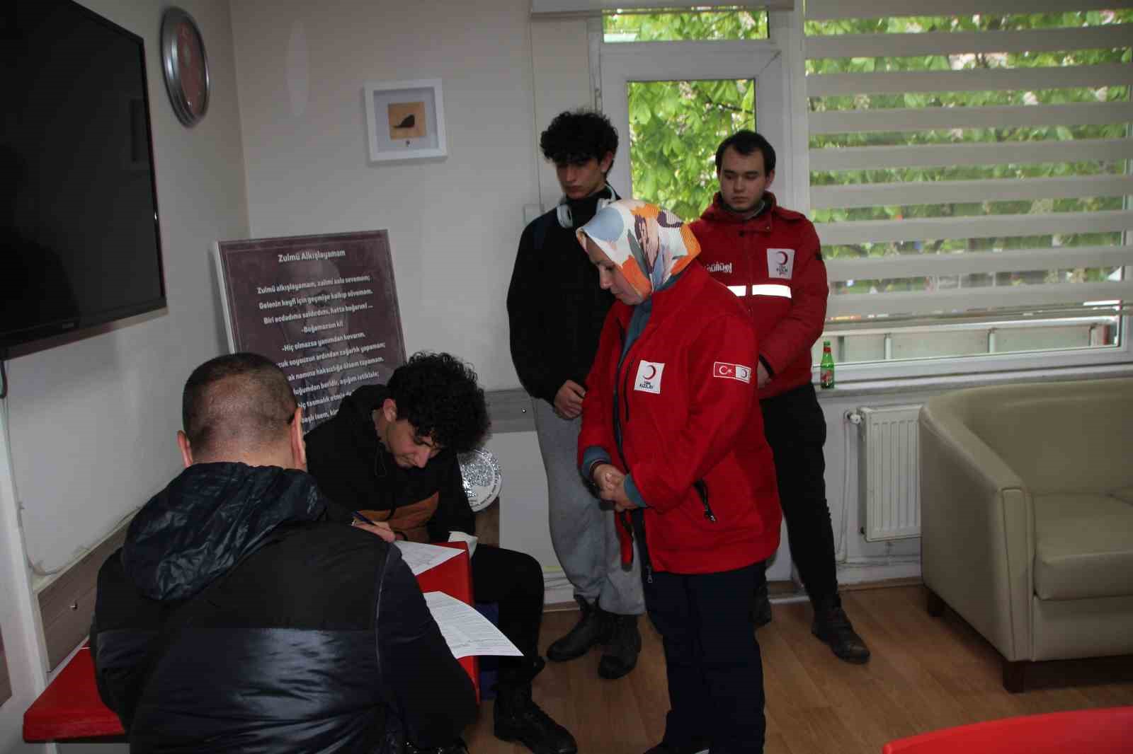 KAN BANKASI OLMAYAN BİLECİK'TE KAN BAĞIŞINDA YOĞUN İLGİ