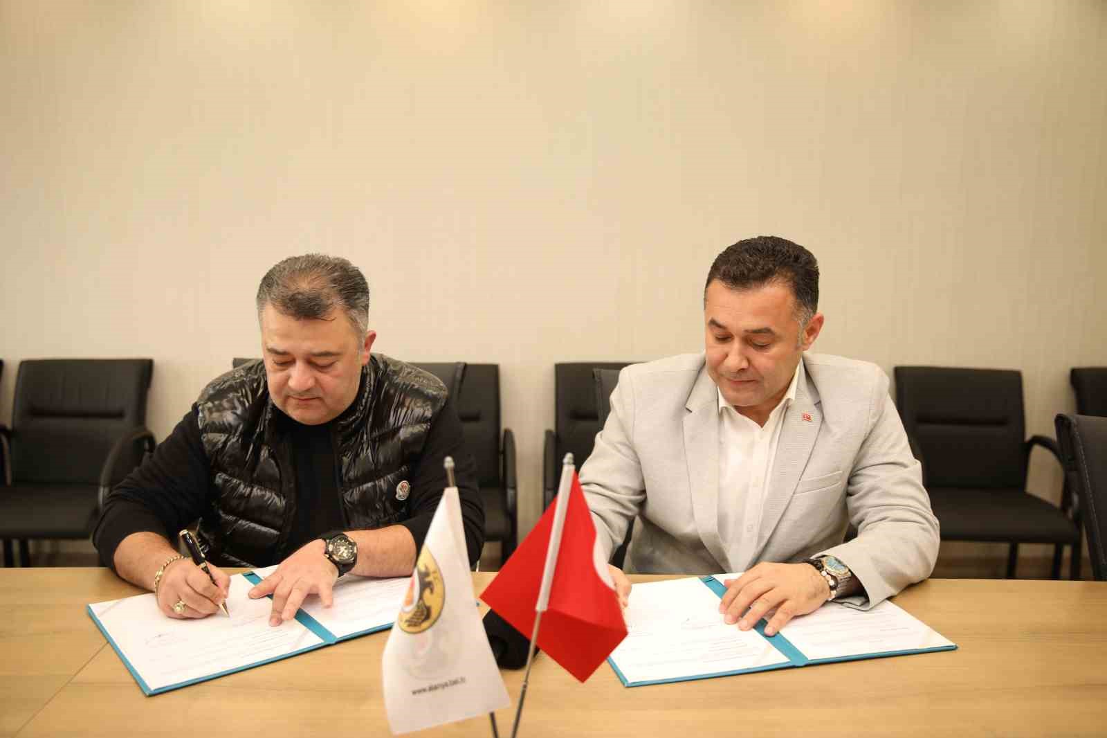ALANYA BELEDİYE BAŞKANI ADEM MURAT YÜCEL VE HAYIRSEVER YILDIRIM AİLESİ