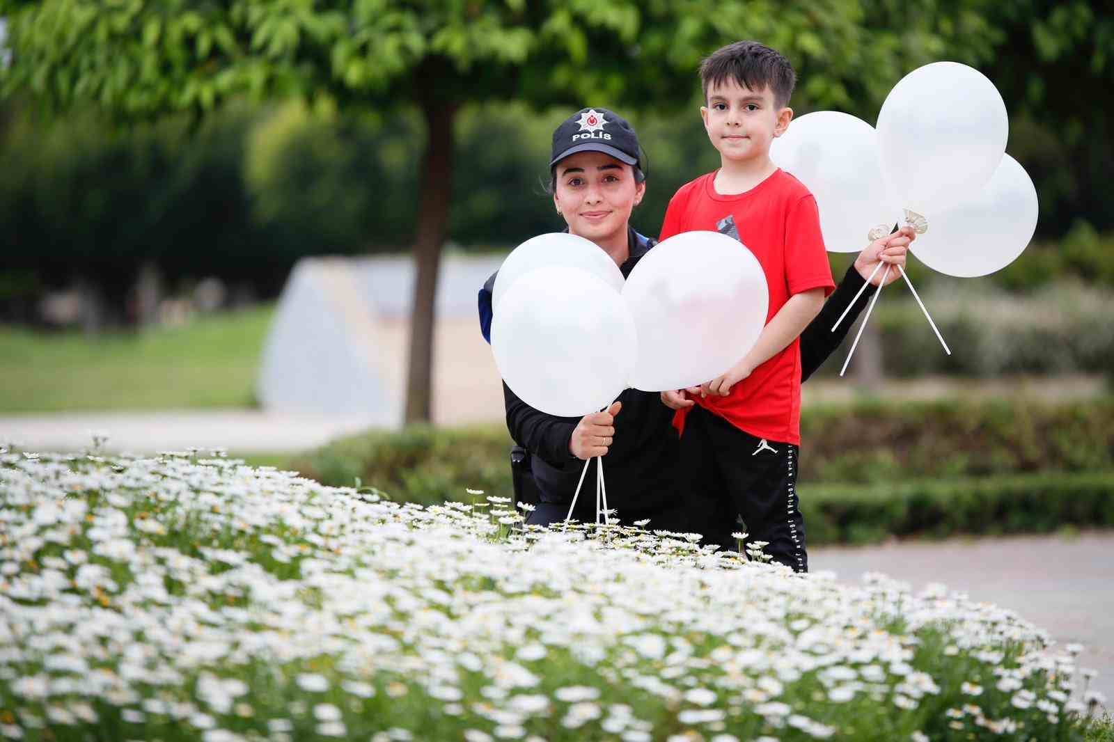 ADANA POLİSİ 23 NİSAN ULUSAL EGEMENLİK VE ÇOCUK BAYRAMI ÇERÇEVESİNDE