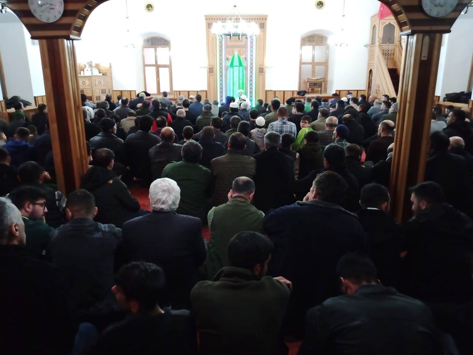 ARDAHAN’IN POSOF İLÇESİNDE KADİR GECESİ COŞKU İLE İDRAK EDİLDİ.