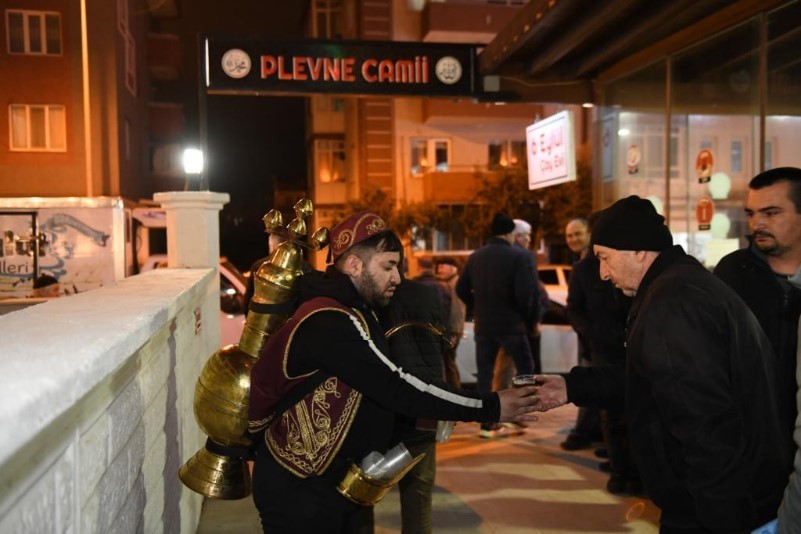 Ramazan Altıeylül’de güzel BAŞKAN AVCI, HER AKŞAM VATANDAŞLARLA BİR ARAYA GELİYOR