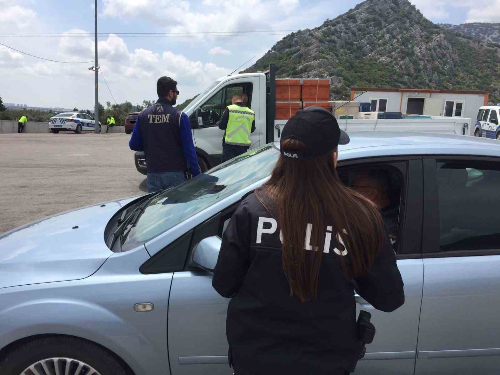 ANTALYA’DA POLİS EKİPLERİNCE RAMAZAN BAYRAMINDA YAPILAN ÇALIŞMALARDA 1’İ YABANCI UYRUKLU