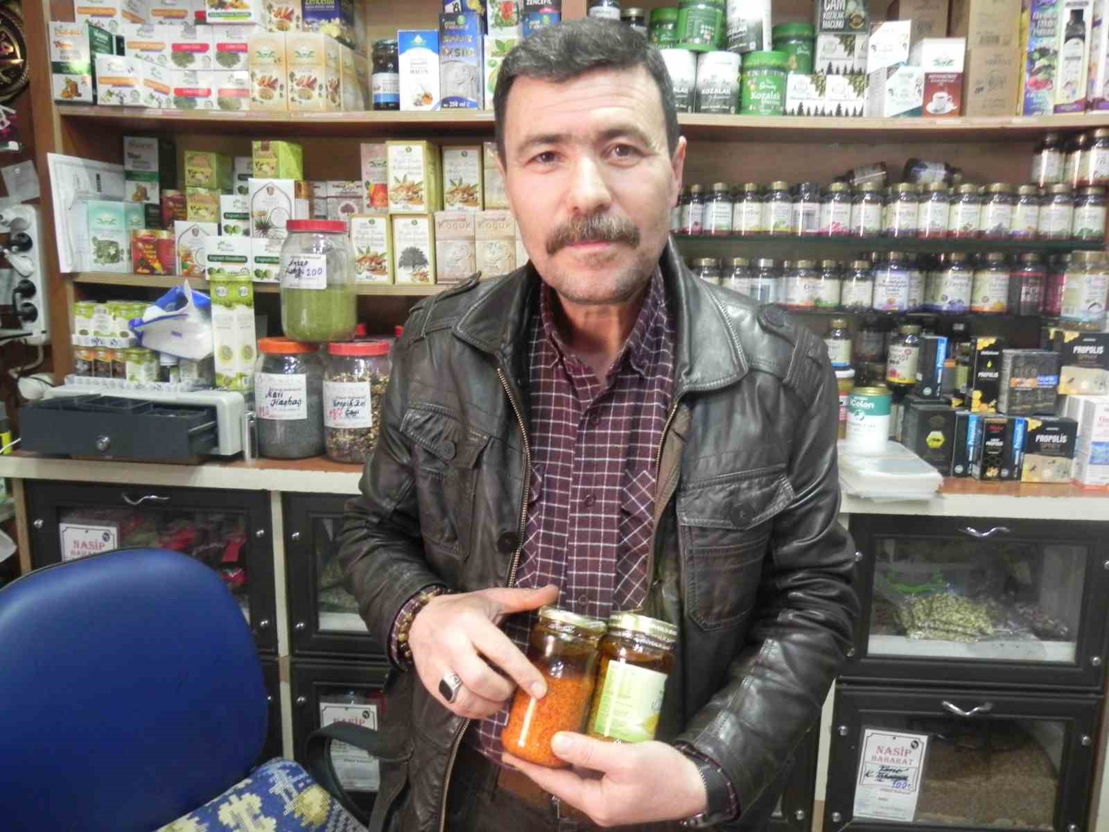 RAMAZAN AYININ GERİDE BIRAKILMASININ ARDINDAN DÜZENSİZ BESLENMEYE BAĞLI OLARAK REFLÜ