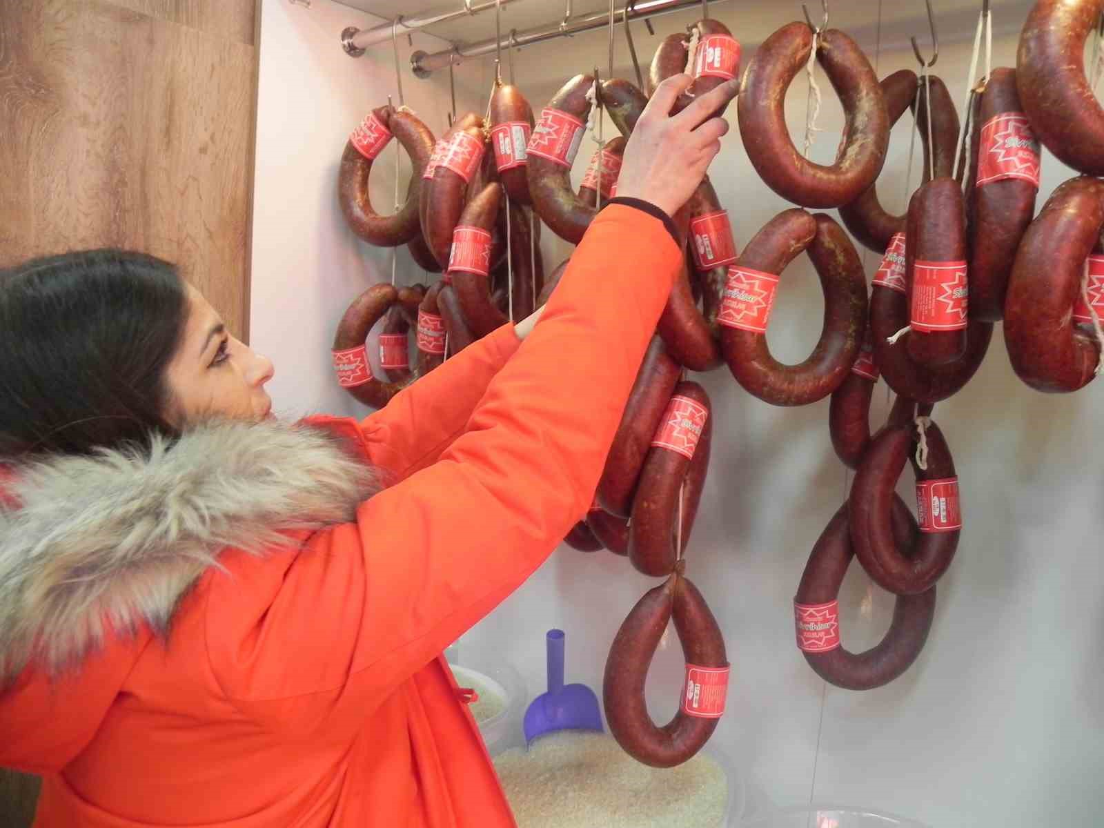 İFTAR VE SAHUR SOFRALARINDA SUCUK YEMEYİ TERCİH EDEN VATANDAŞLAR, KİLOSU