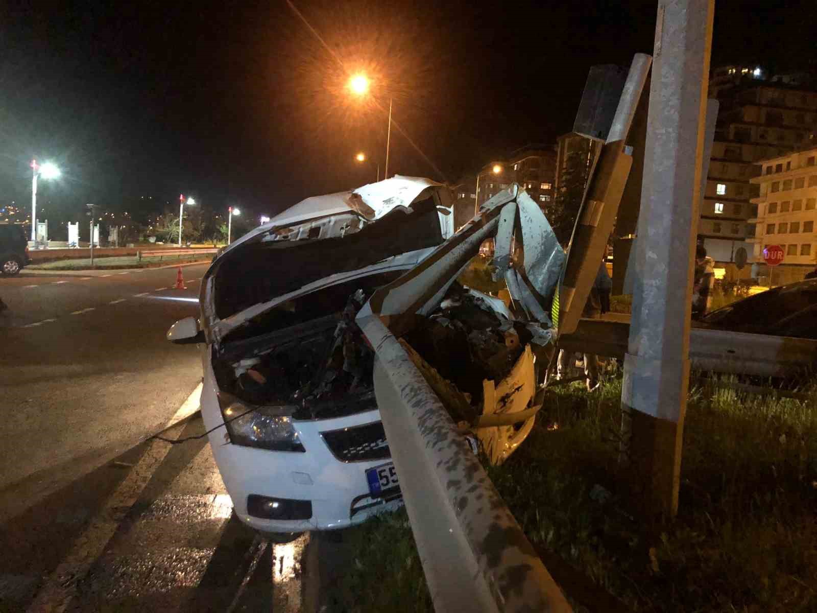 RİZE’NİN PAZAR İLÇESİNDE MEYDANA GELEN KAZADA ŞANS ESERİ KİMSENİN BURNU