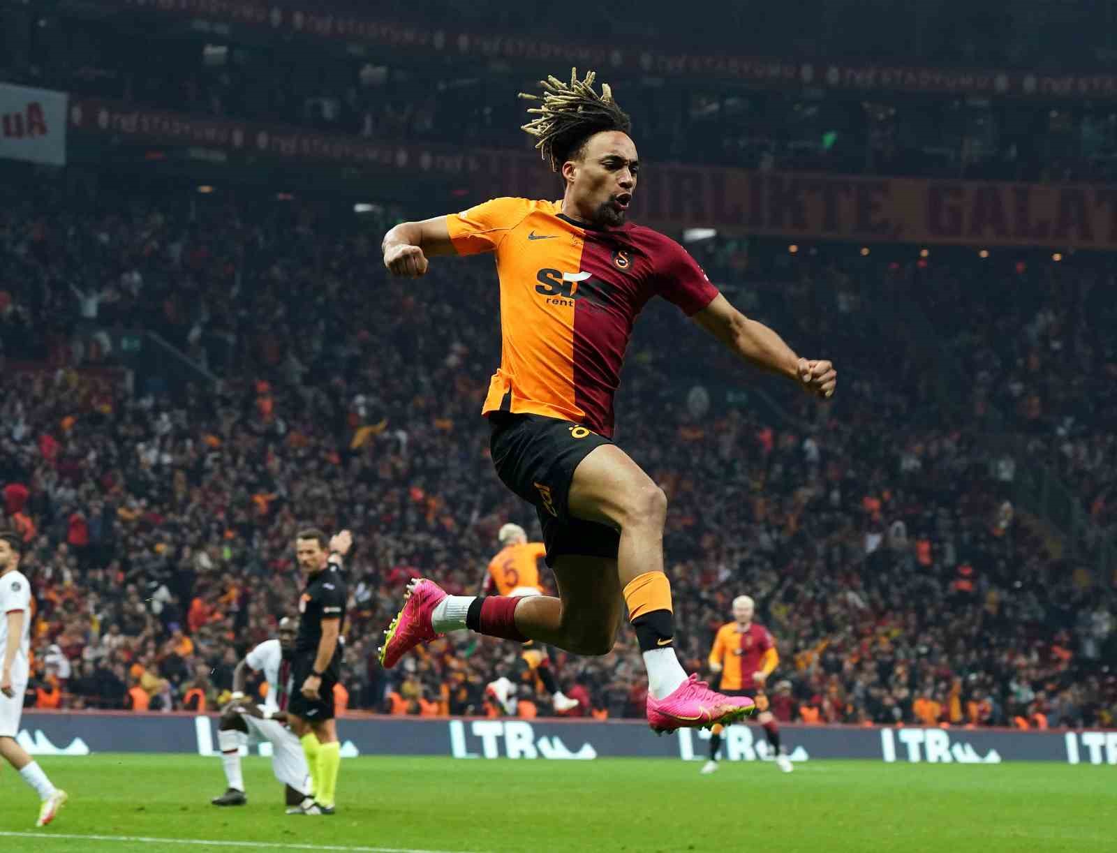 GALATASARAY’IN SAĞ BEK SACHA BOEY, FATİH KARAGÜMRÜK MAÇINDA ATTIĞI GOLLE