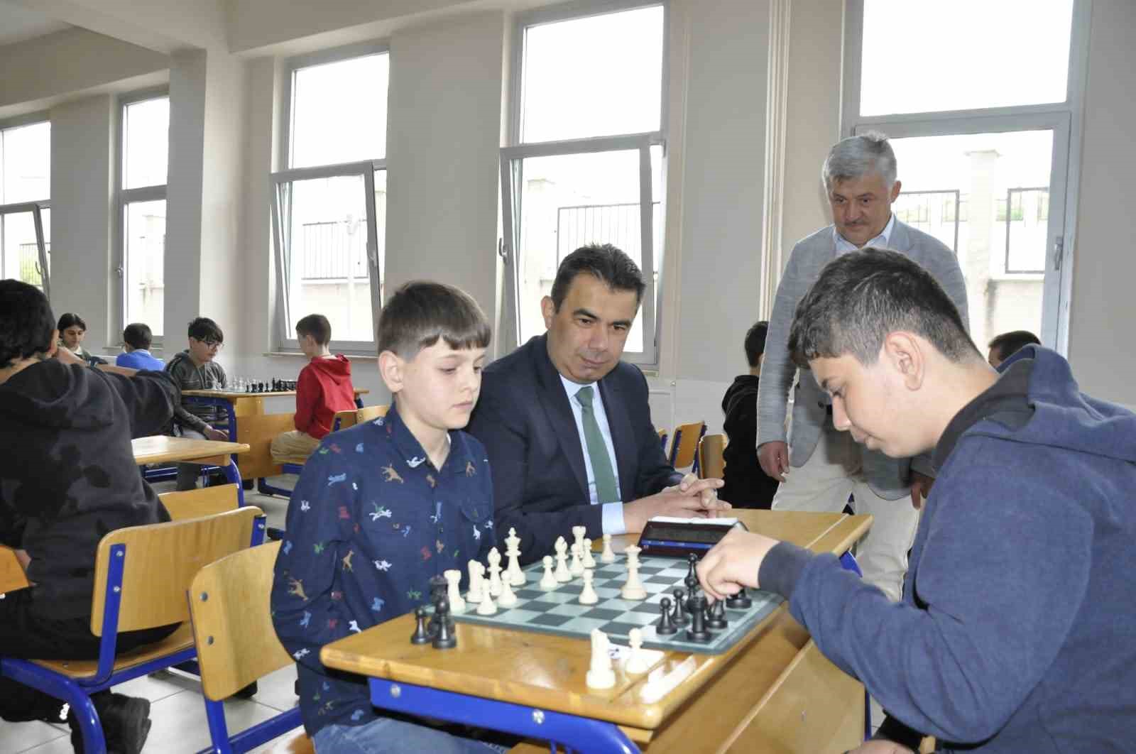SAFRANBOLU ŞEHİT ÖMER BİLAL AKPINAR ANADOLU İMAM HATİP LİSESİ'NDE "SATRANÇ