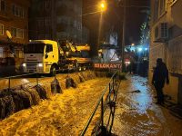 BALIKESİR'İN BİGADİÇ İLÇESİNDE AKŞAM SAATLERİNDE BAŞLAYAN SAĞANAK YAĞIŞ SONUCU MEYDANA