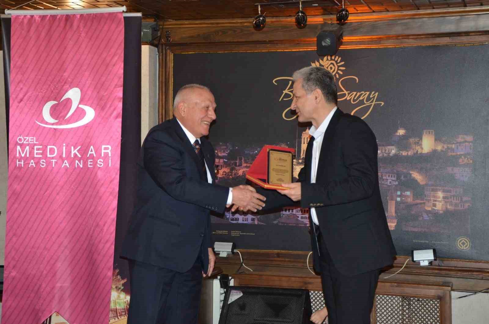 KARABÜK’TE HİZMET VEREN ÖZEL MEDİKAR HASTANESİNDE 5 İLE 10 YILINI