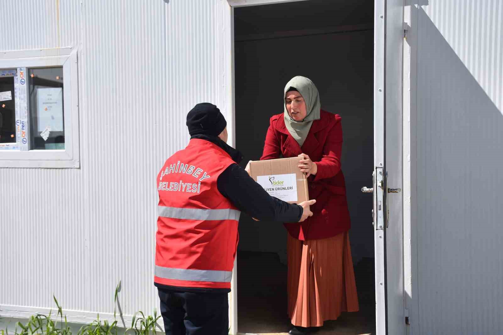 ŞAHİNBEY BELEDİYESİ, ADIYAMAN’DA DEPREMİN İZLERİNİ SİLMEK İÇİN ÇALIŞMALARINI TÜM HIZIYLA