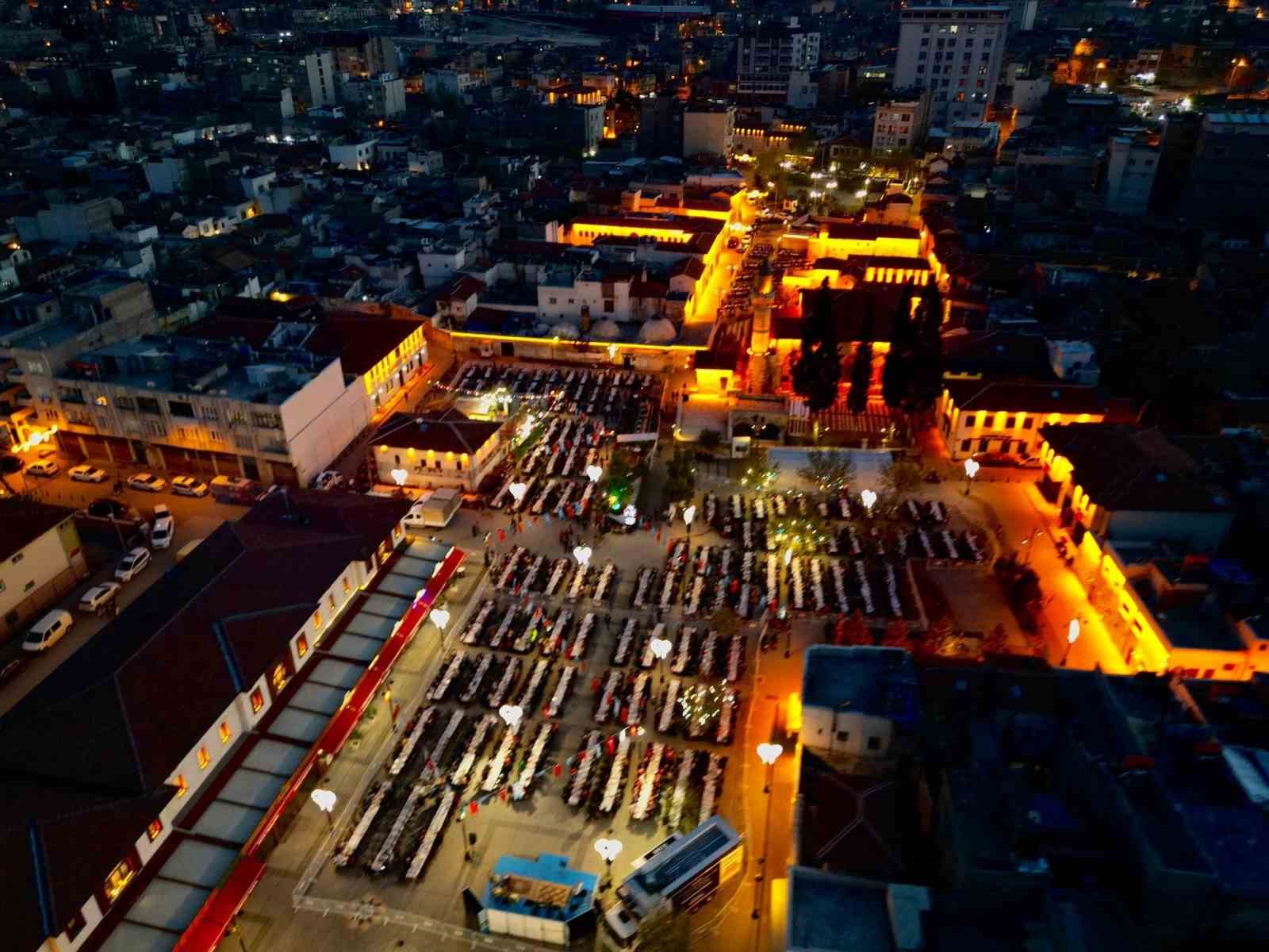 ŞAHİNBEY BELEDİYESİ, HER GÜN ON BİNLERCE GAZİANTEPLİ VATANDAŞI KARDEŞLİĞİN SEMBOLÜ