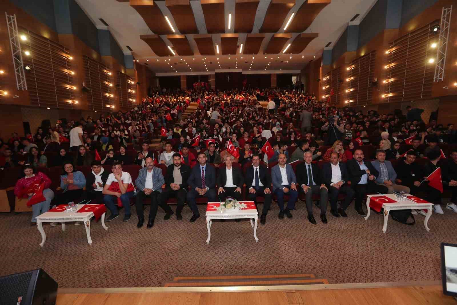 “GAZİLER DİYARINDAN, ŞEHİTLER DİYARINA” PROJESİYLE BUGÜNE KADAR 144.665 ÖĞRENCİYİ VE