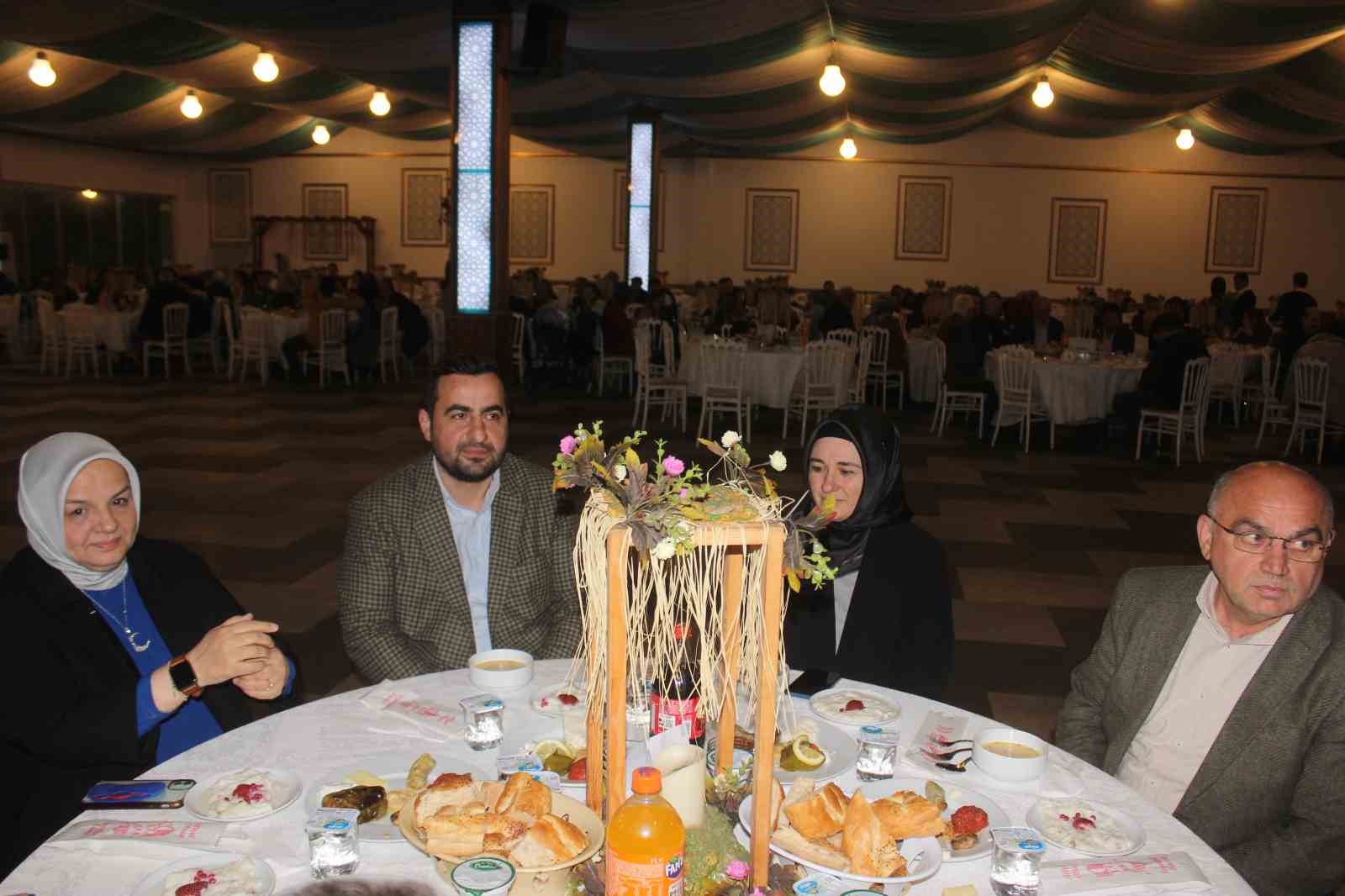 DÜZCE’DE KURULU BULUNAN SALKIM ORMAN ÜRÜNLERİ ÇALIŞANLARI DÜZENLENEN İFTARDA HEP
