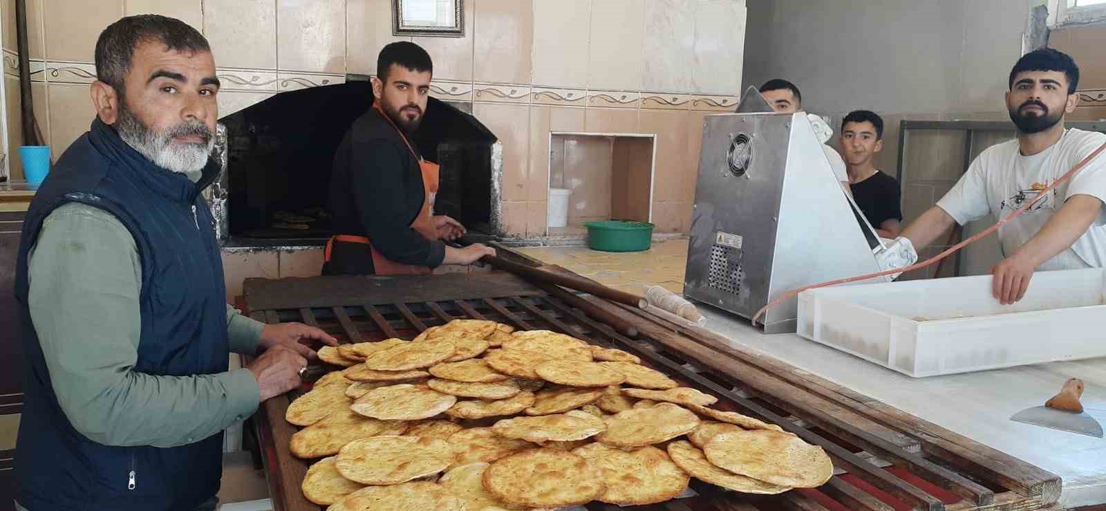 ADIYAMAN'IN SAMSAT İLÇESİNDE HER YIL RAMAZAN AYININ SONLARINDA YAPILAN BAYRAM