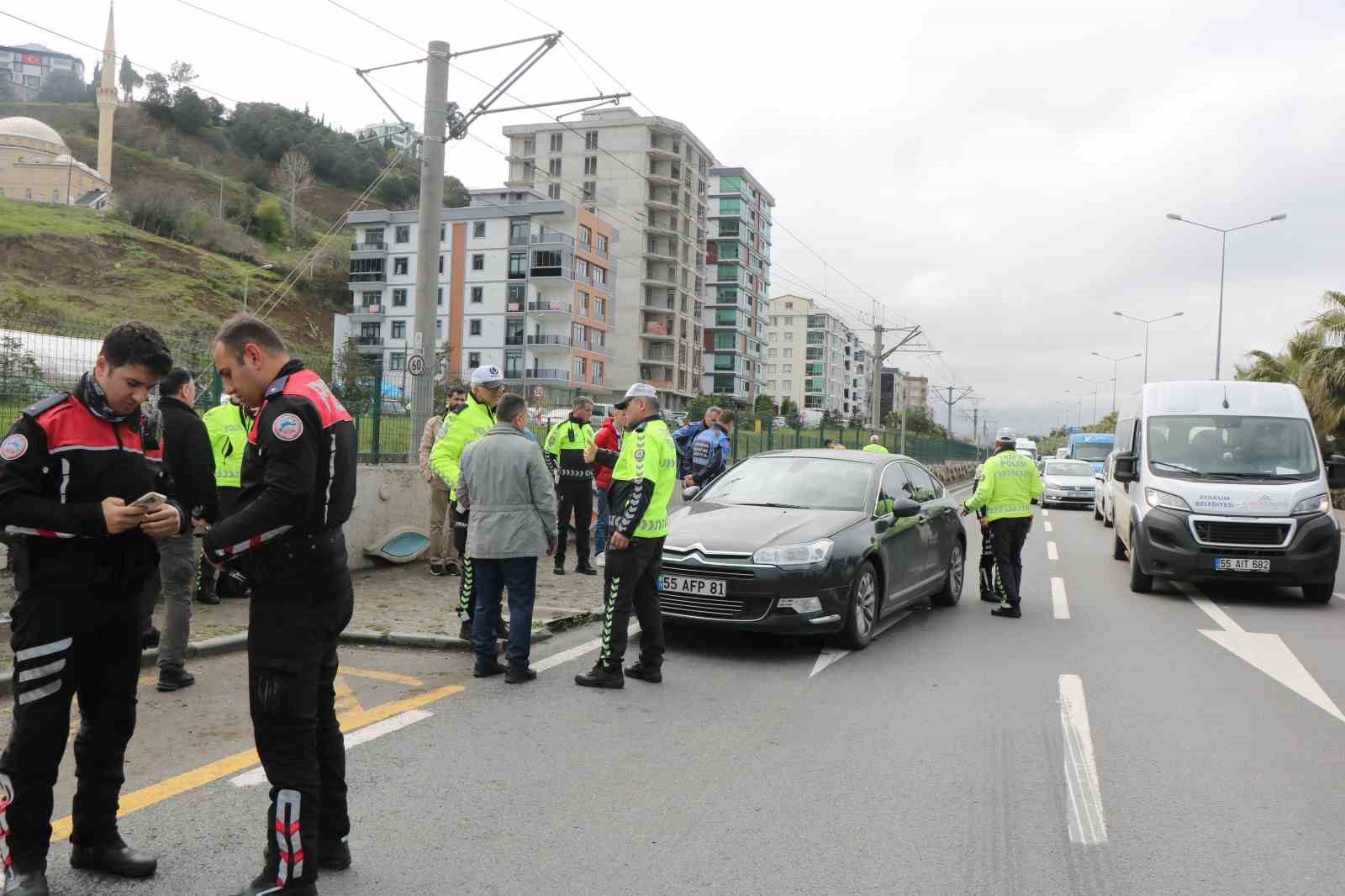 SAMSUN’DA MEYDANA GELEN TRAFİK KAZASINDA 2 MOTORİZE YUNUS POLİSİ YARALANDI.