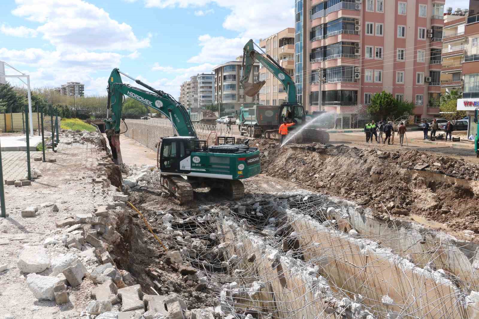 Şanlıurfa’da 17 kişinin öldüğü selin ardından derelerde çalışma başlatıldı