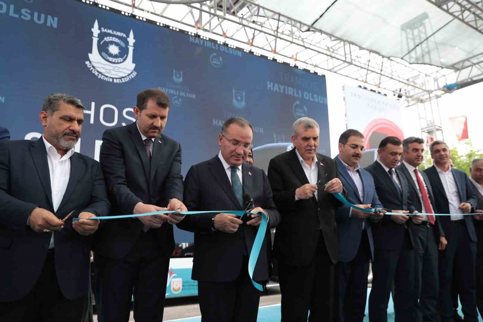 BAŞKANDAN TRAMBÜSLERİN 1 YIL ÜCRETSİZ OLACAĞI MÜJDESİ