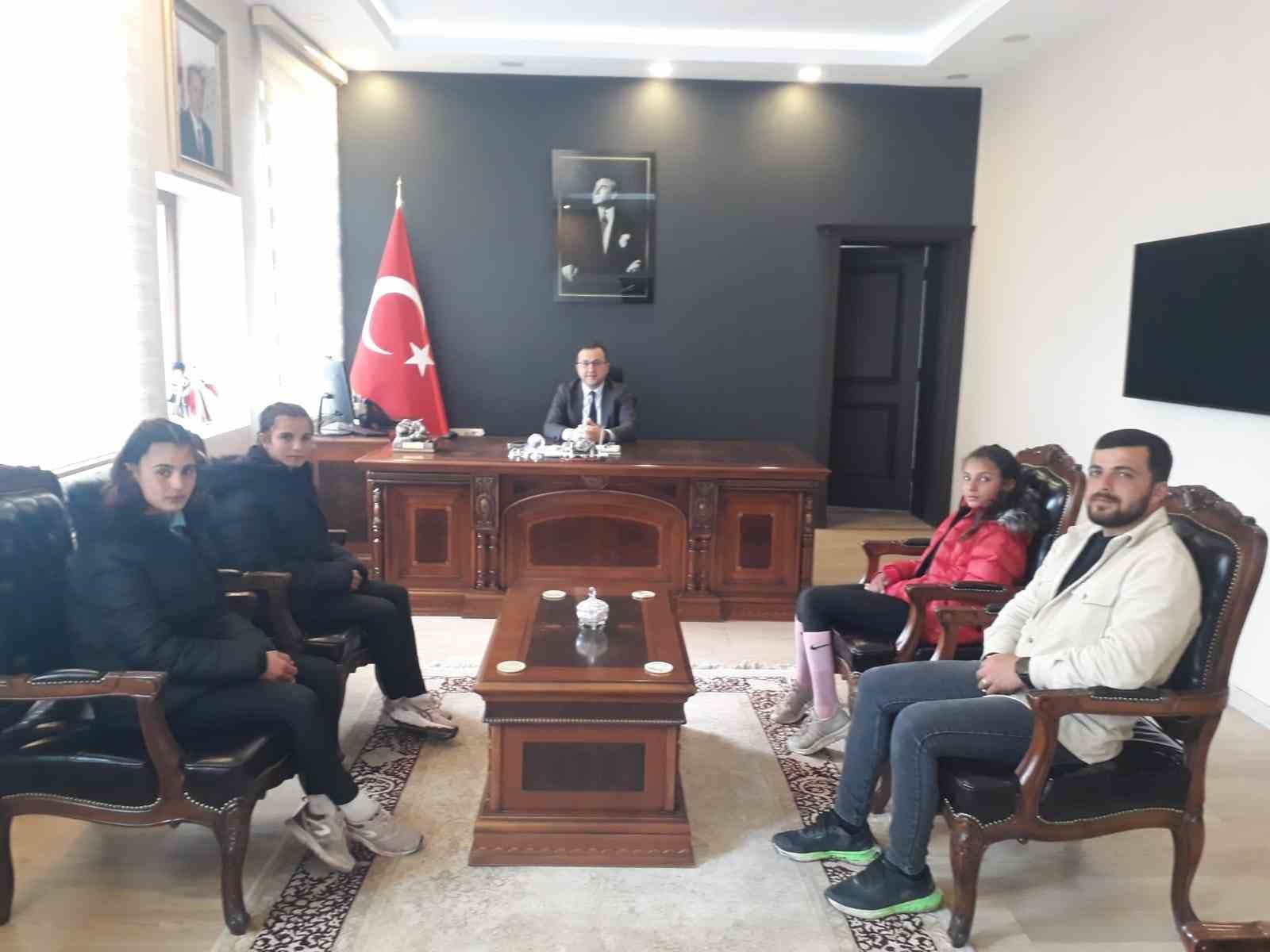 SARIKAMIŞLI ATLET ESKİŞEHİR’DE DÜZENLENEN TÜRKİYE KROS ŞAMPİYONASI’NDA 1’İNCİ OLDU(KARS-İHA)