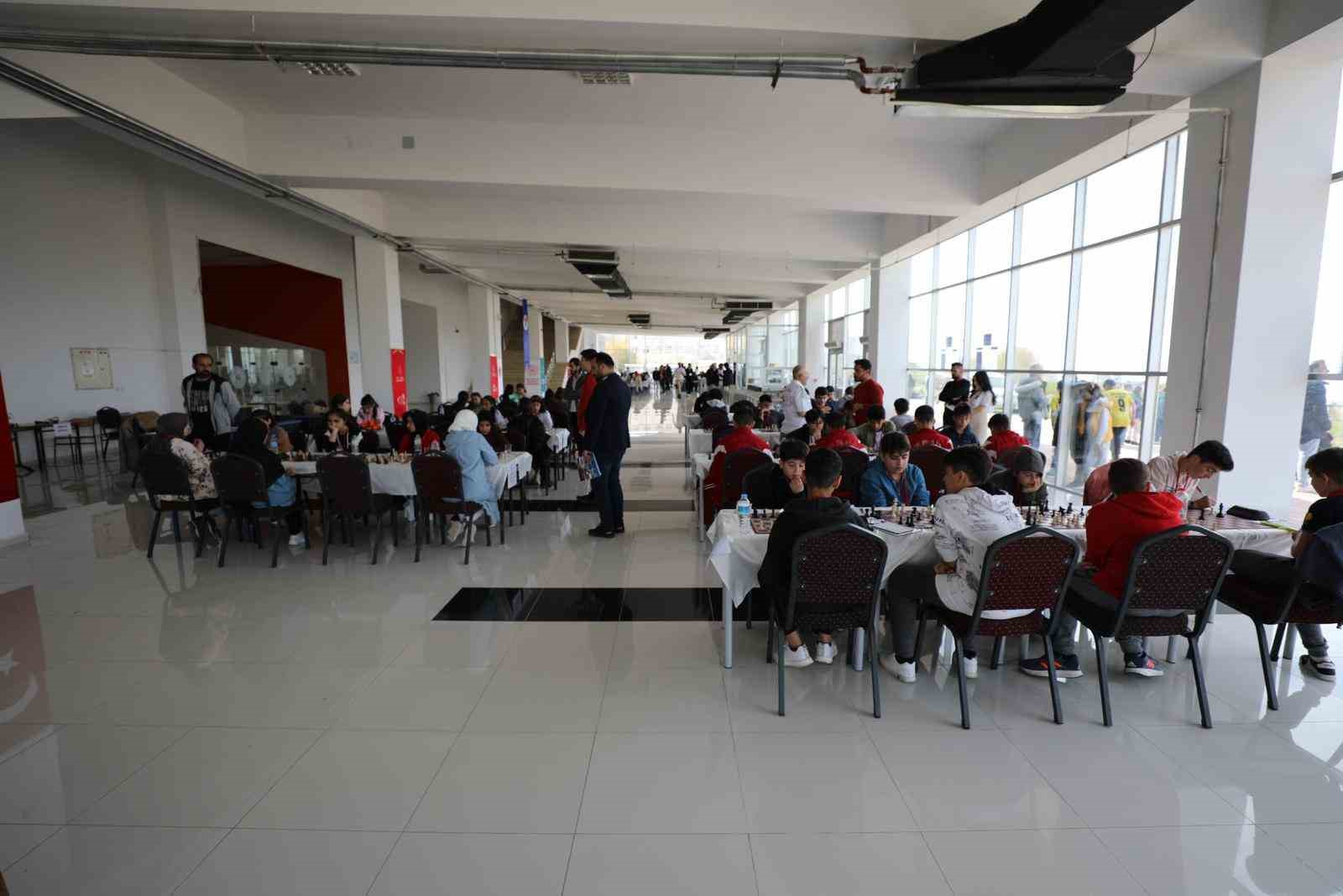 TÜRKİYE SATRANÇ FEDERASYONU TARAFINDAN DÜZENLENEN ‘2022-2023 OKUL SPORLARI SATRANÇ BÖLGE
