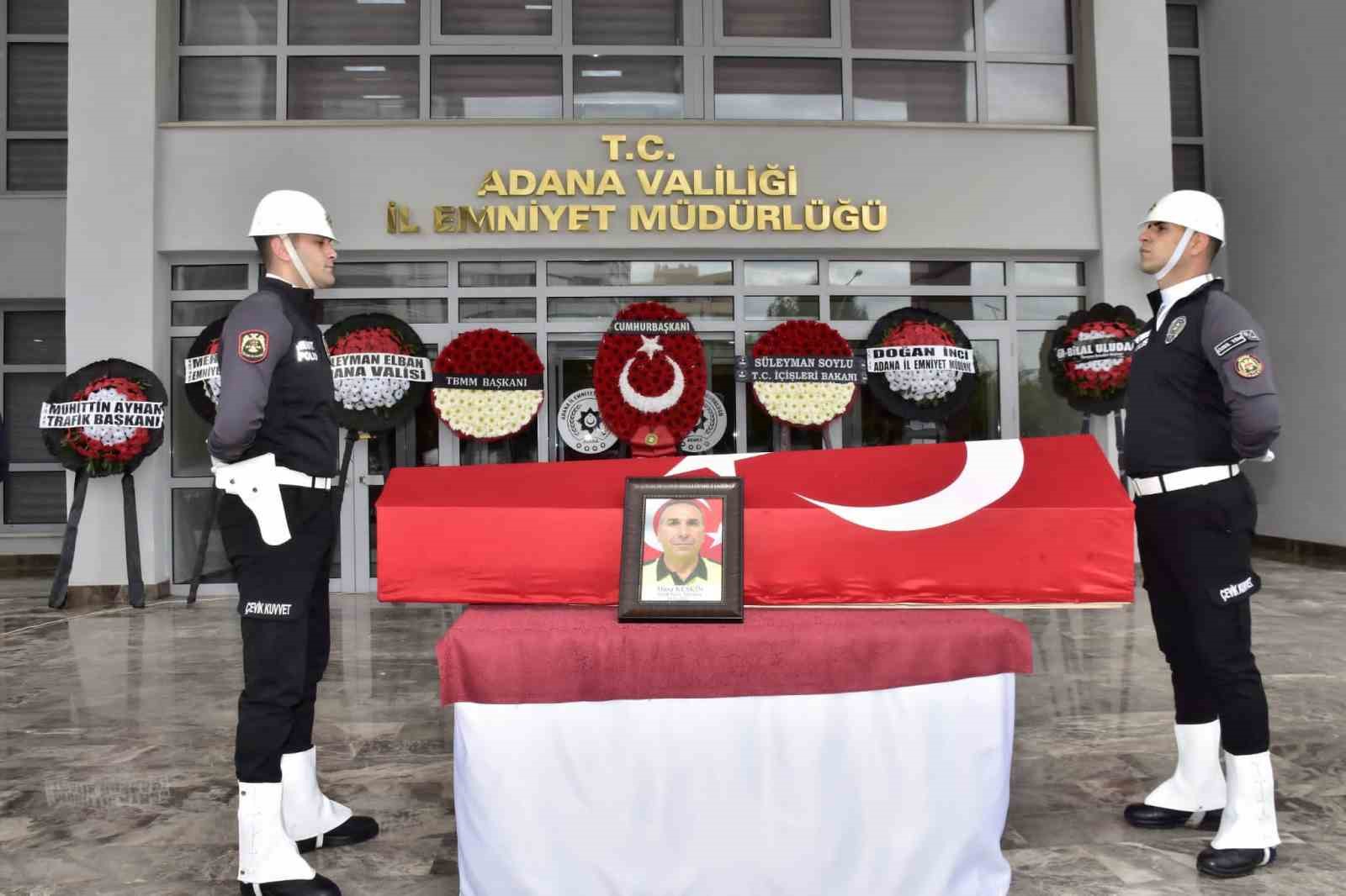 ADANA’NIN CEYHAN İLÇESİNDE KAZAYA MÜDAHALE EDİP TRAFİĞİ YÖNLENDİRDİĞİ SIRADA İKİ